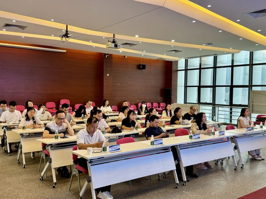 【協(xié)辦第三期】2025高新技術(shù)企業(yè)認(rèn)定培訓(xùn)會(huì)暨AI賦能助力企業(yè)出?；顒?dòng)圓滿舉辦